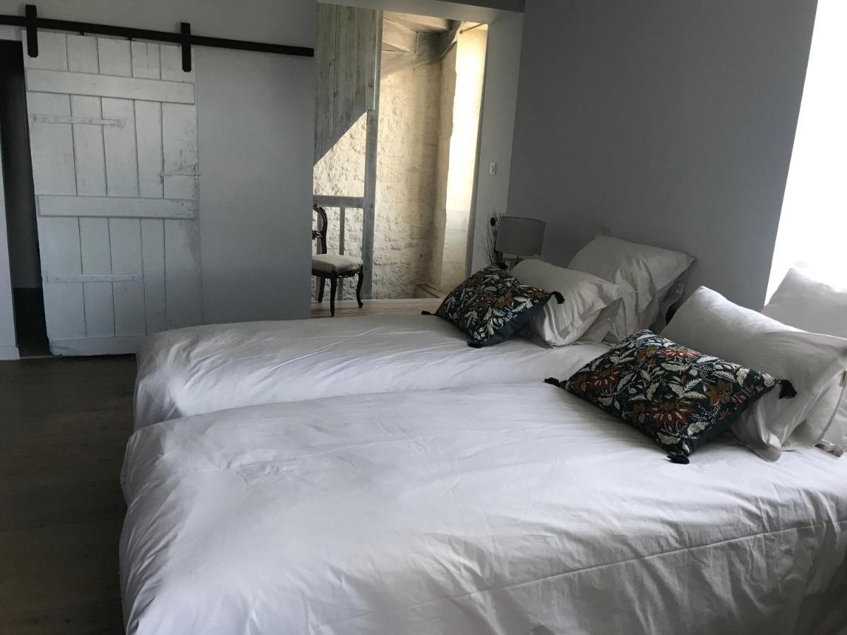 Bed and Breakfast Logis De Pierre Levee Bessines Экстерьер фото